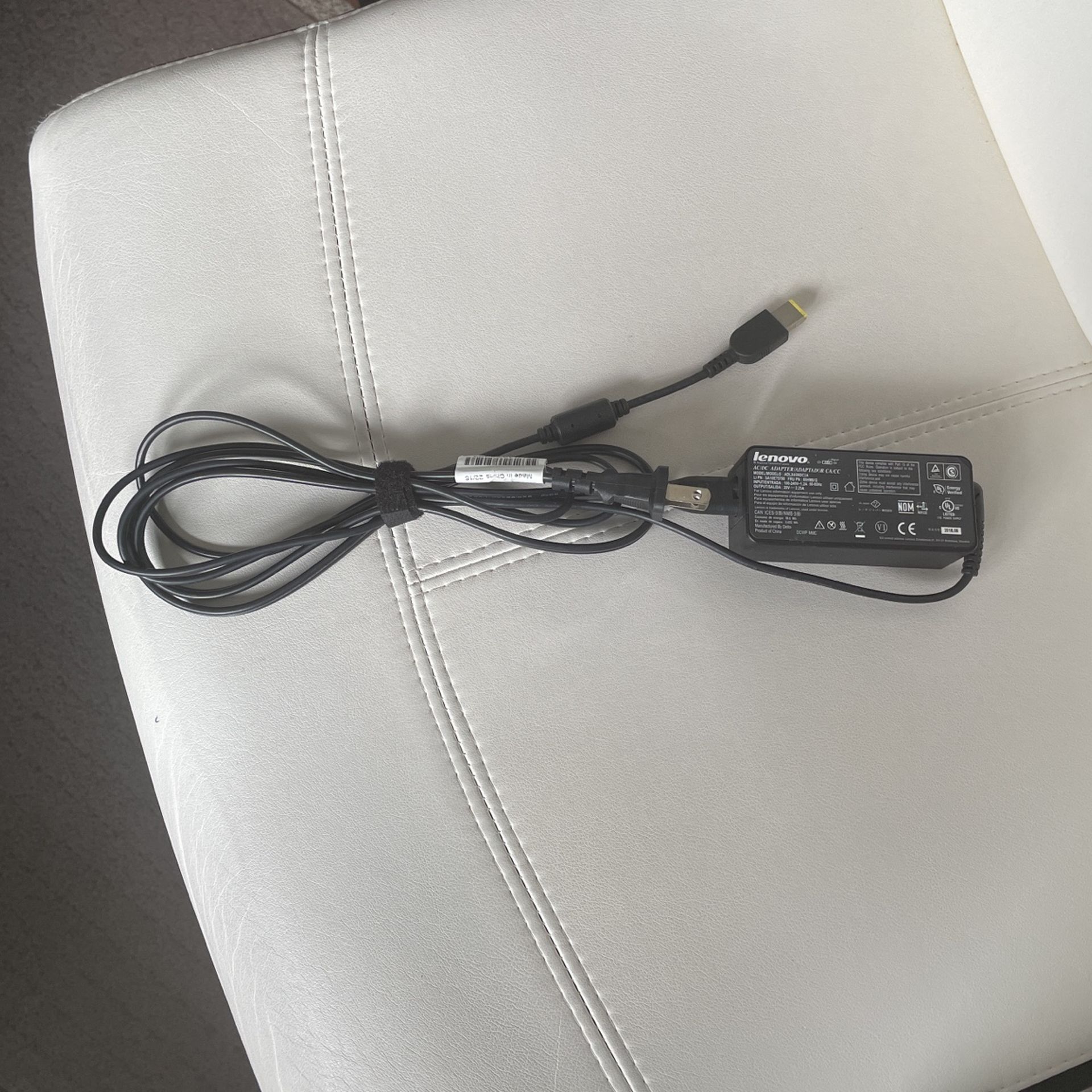 Laptop AC Adapter Lenovo