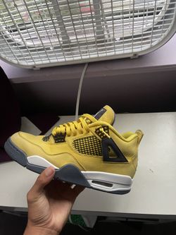 Jordan 4 Lightning Size 9.5 No Box