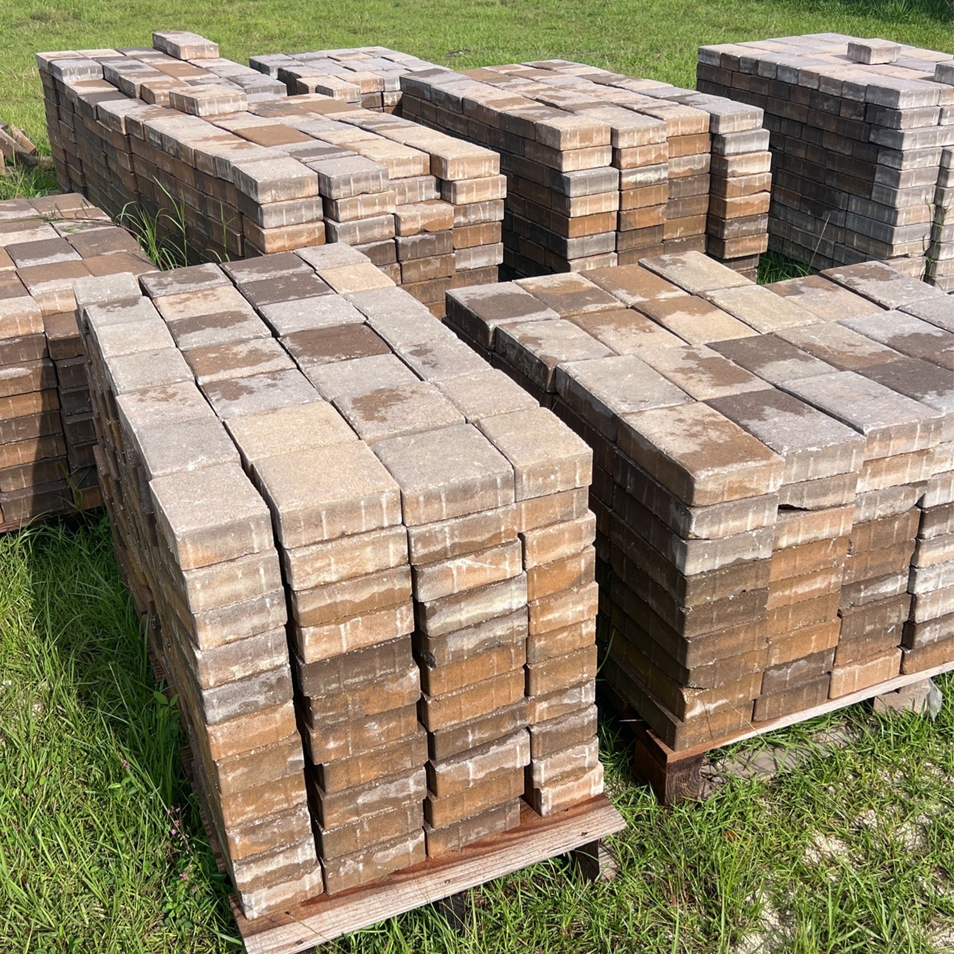 Gem Pavers In Great Condition