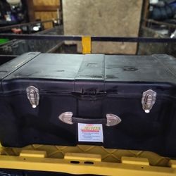 Plastic Footlocker 23 Gallon 