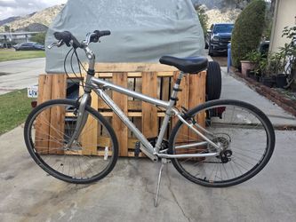 2012 Trek 7000 Hybrid