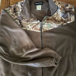 Mens Brown RealTree sz large (42-44) fleece camo jacket in euc. 