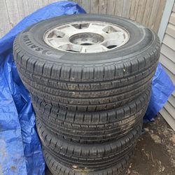 Tire 265/70/17