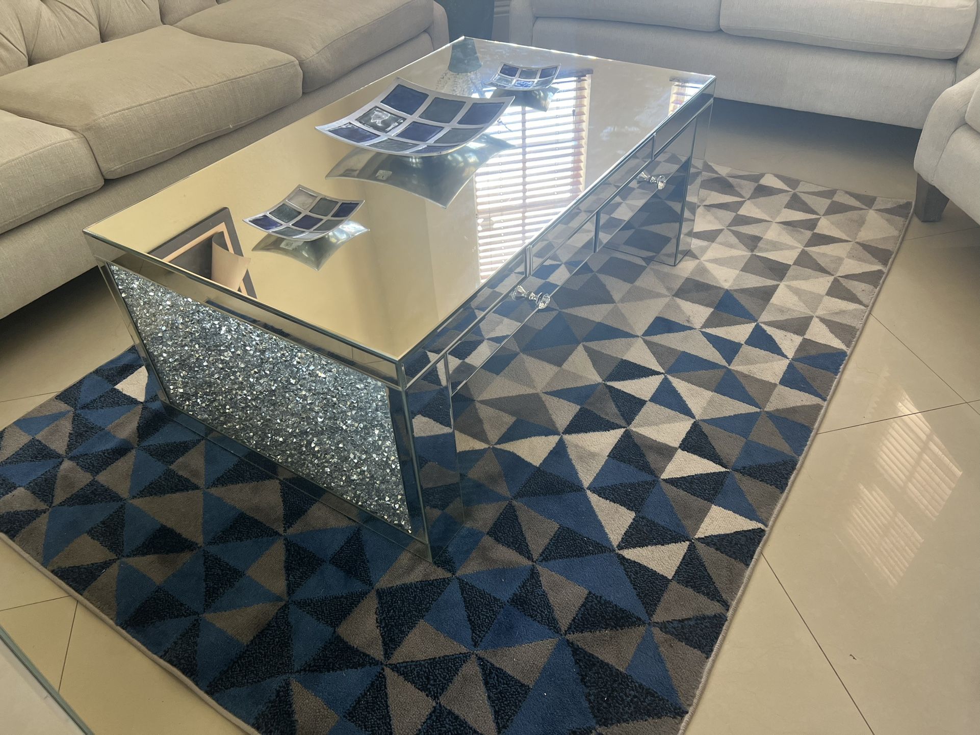 Center Table / Mesa De Centro 