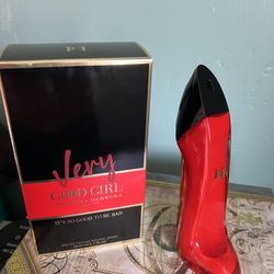 Very Good Girl Caroline Herrera New York It’s so good to be bad 2.7 FL 0Z