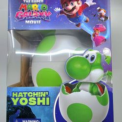 Hatchin' Yoshi The Super Mario Galaxy Movie, Interactive Yoshi Figure VIRAL EGG