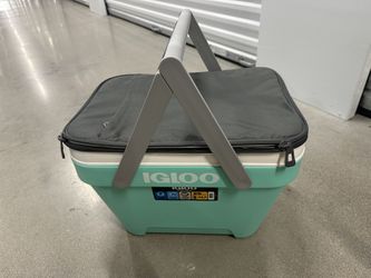 Igloo 25 QT Picnic Basket Cooler