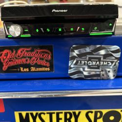 Pioneer AVH-3500 NEX Car Apple  Car Play In Excellent Condition 