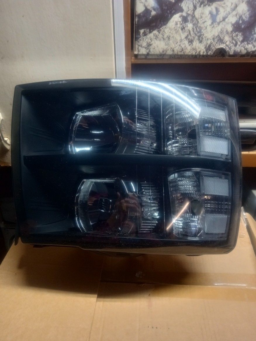 2007 -2014 Chevrolet Silverado Black Headlights Replacement