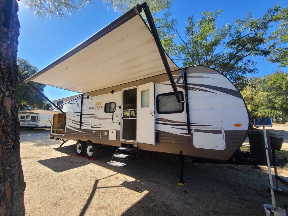 Travel Trailer (2016