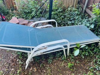 Pool lounge chairs