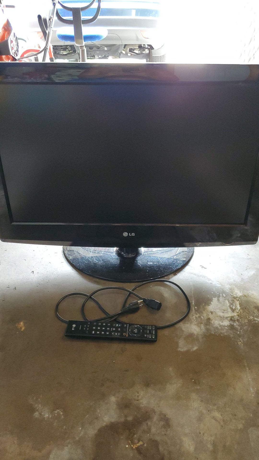 32 inch LCD LG TV