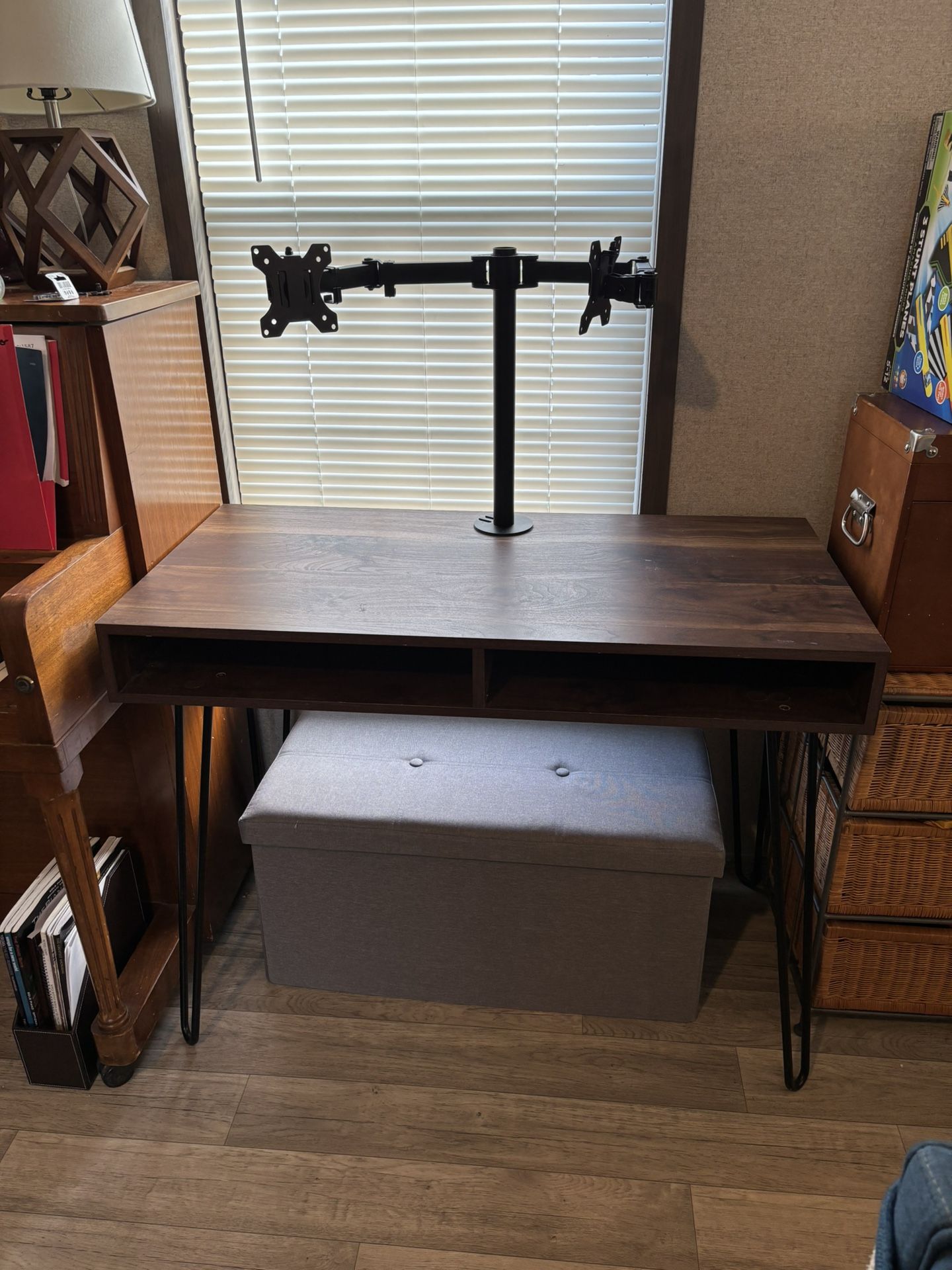 Desk With Dual Monitor Stand Screwed In