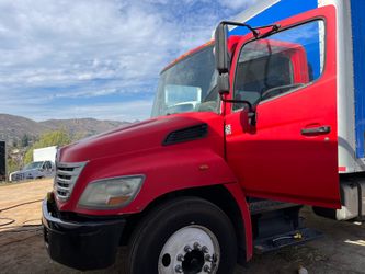 2010 Hino 268
