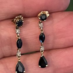 Beautiful Diamond & Onyx 10k Dangle Earrings 