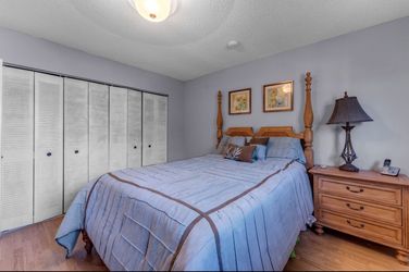 Queen bedroom set
