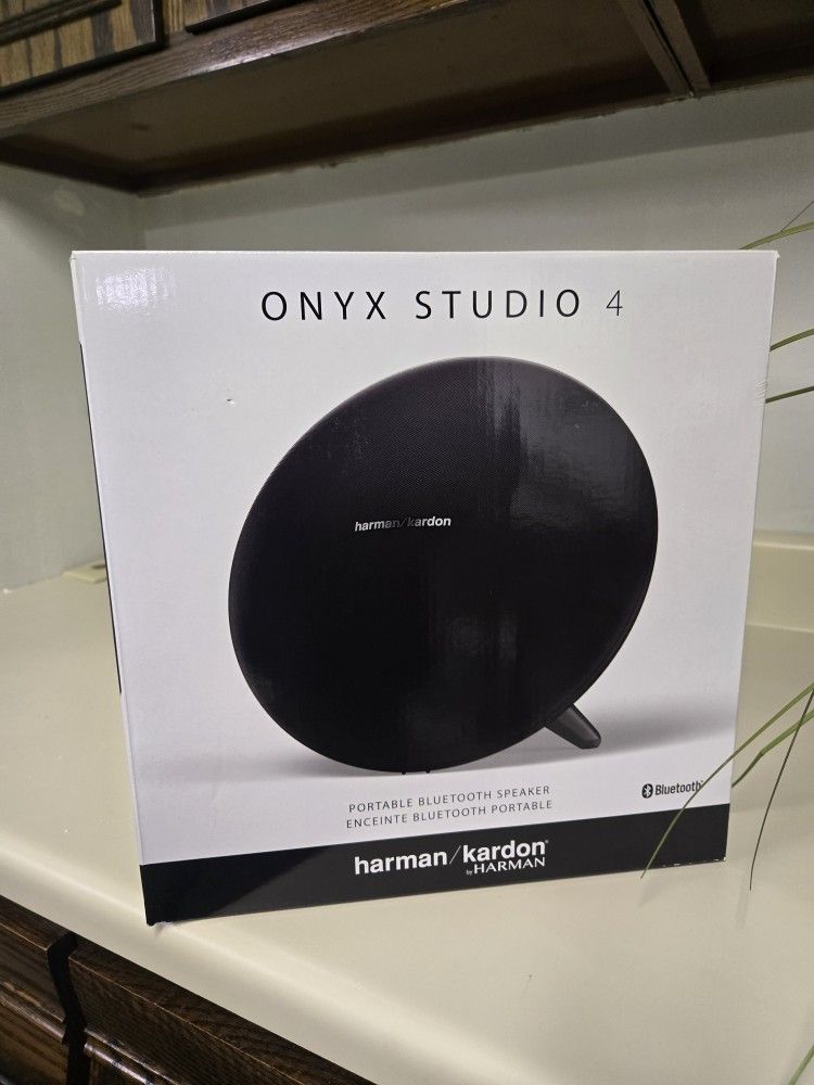 Harman Kardon Onyx 4 Brand New