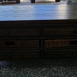 KANES FURNITURE WOOD LIVING ROOM TABLE