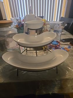3 piece serving dish with rack