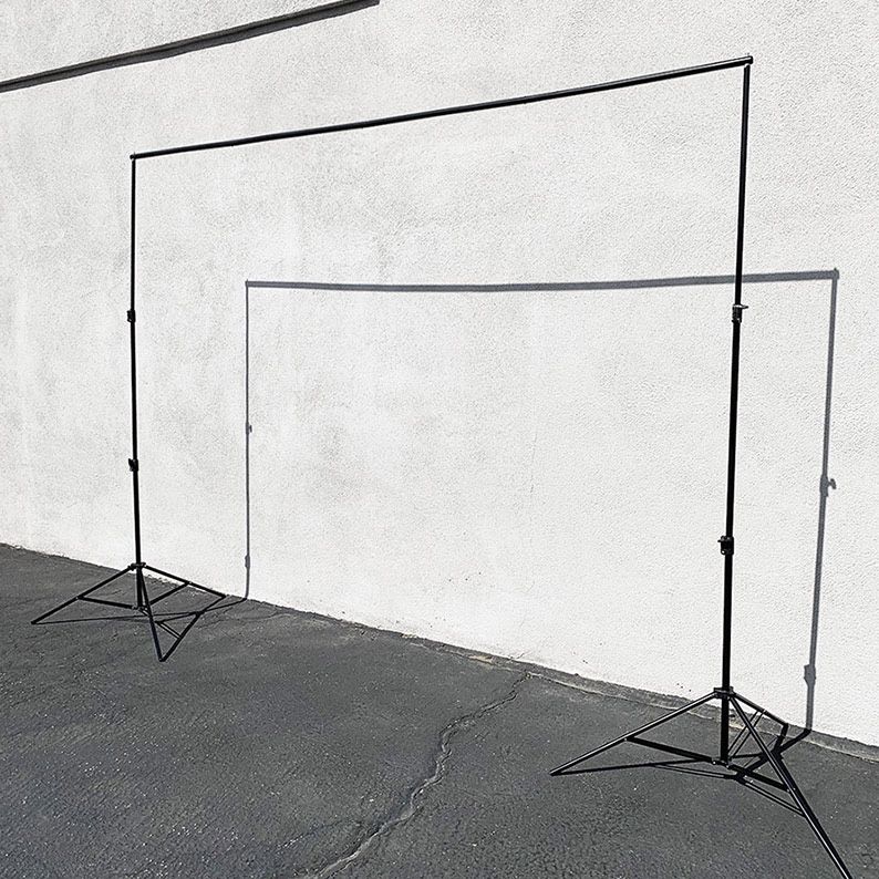$40 (New in box) Heavy duty backdrop stand 8.5x10 ft adjustable photography background w/ clips and carry bag