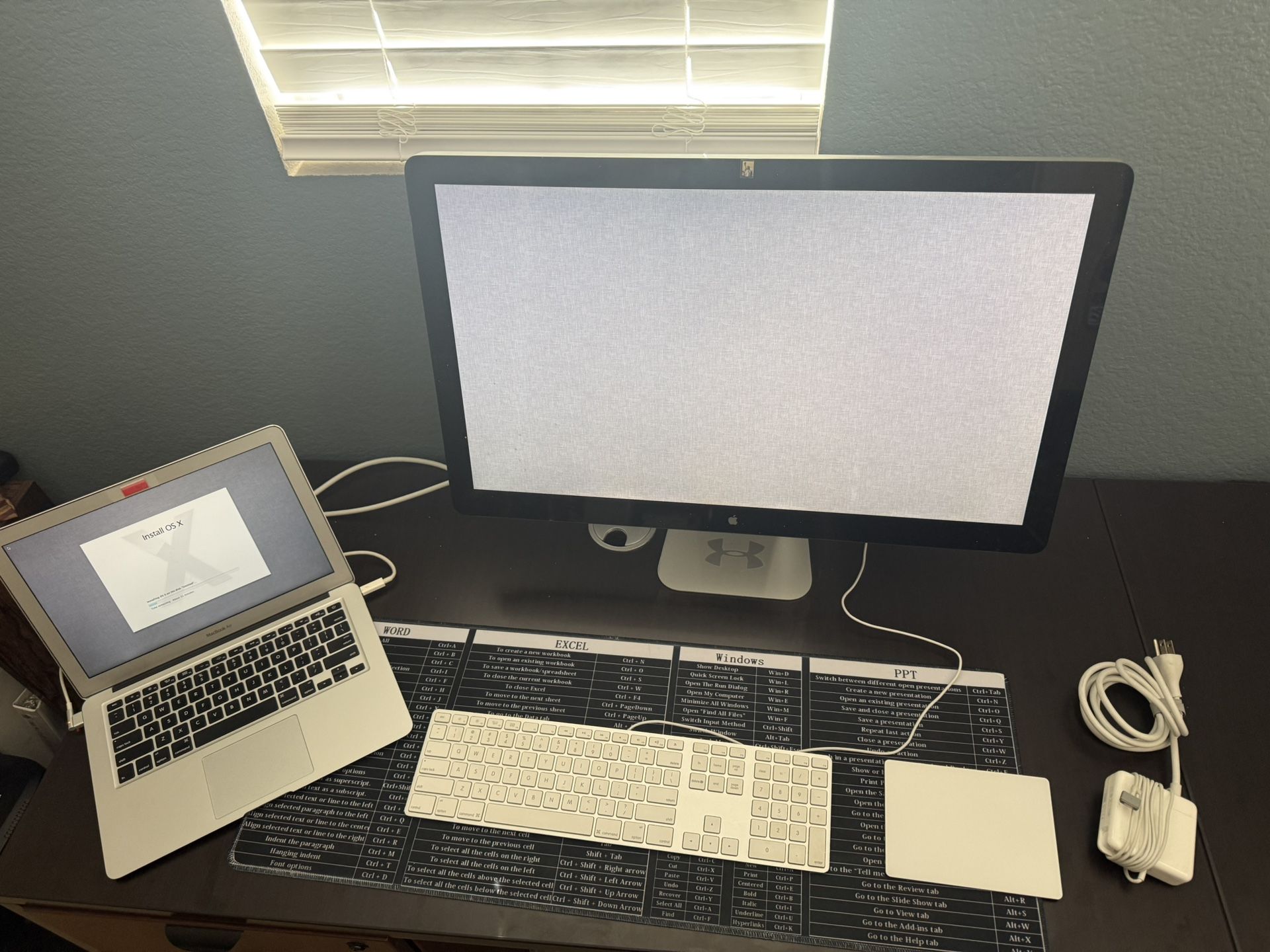 BacBook Air With 27” Thunderbolt Screen & Accessories