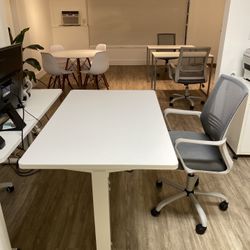 White LEXISPOT Electric Standing Desk