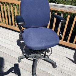Free Adjustable Office Chair