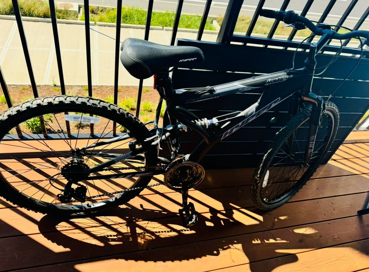 26” Bike, Helmet And Gel Pad