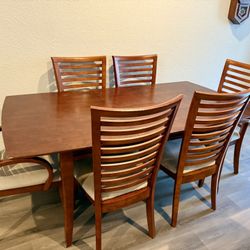 MOVING MUST GO!!! Wood Dining Room Table 