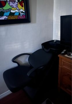 Salon shampoo bowl