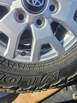 Tire & Wheel