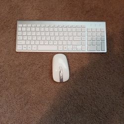 2.4G White Wireless Keyboard With  Matching Mouse Combo