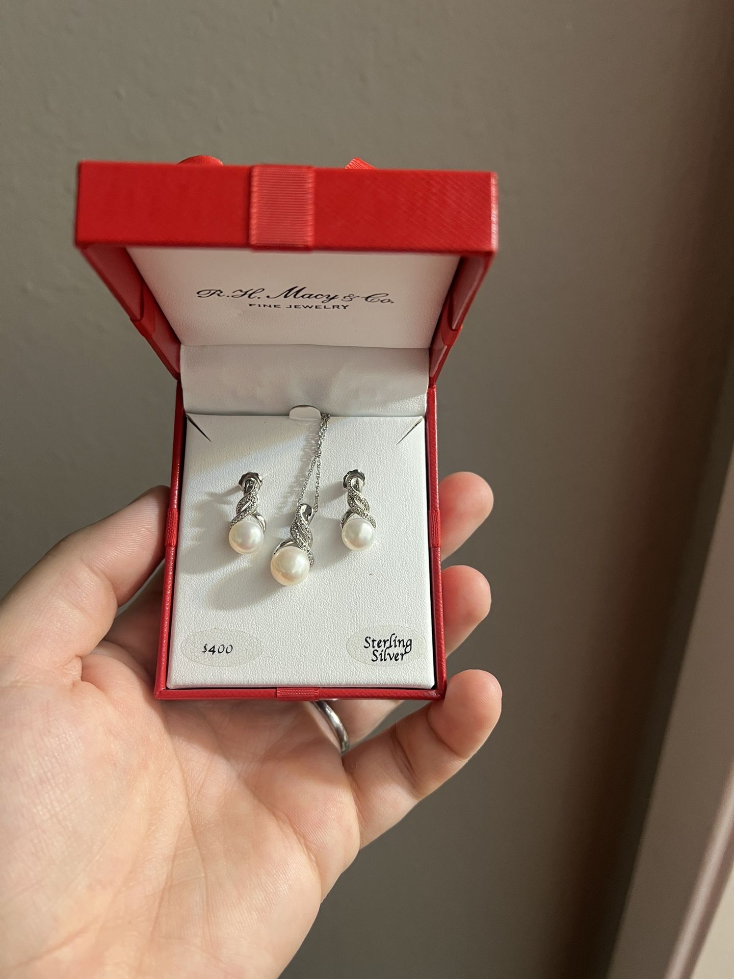 Silver earrings and necklace