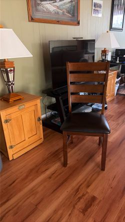 Four dinning room chairs