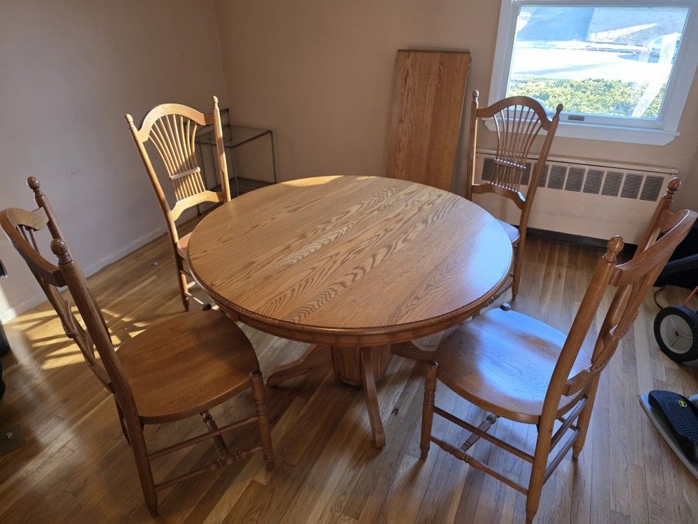 Kitchen Table & Chairs 