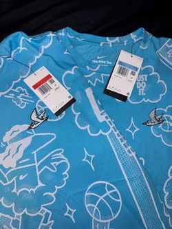 Men’s Nike Large and Medium Tshirt