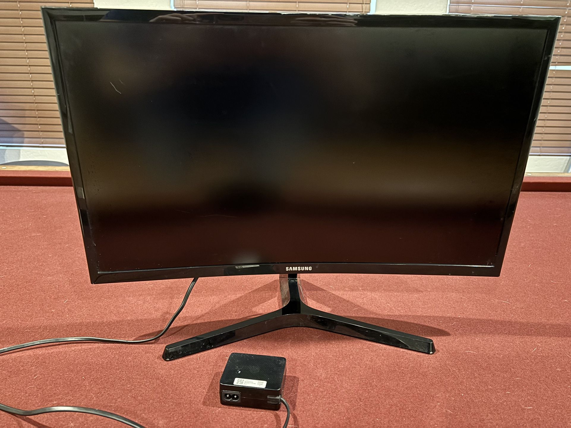 Samsung Curved Monitor For Computer Or Gaming Use