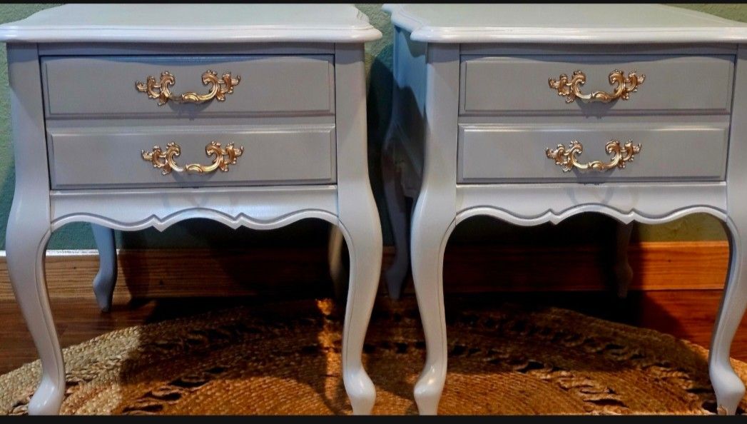 Two Beautiful Newly Refinished Hammary Nightstands 