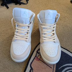 Jordan 1 mid white sea glass size 13 mens