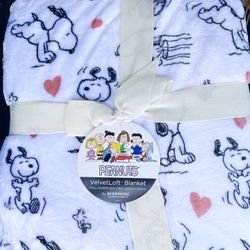 Snoopy Valentine’s Day Queen Full Blanket