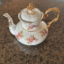 Rose Teapot gold gilding