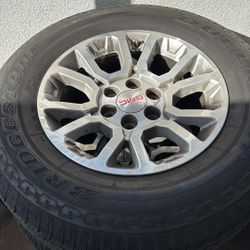 2016 GMC YUKON RIMS AND TIRES
