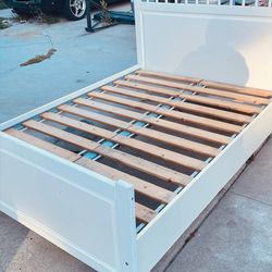 IKEA FULL BED WITH MATTRESS good condition