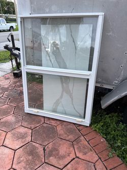 White Double Hung Residential Window glass double 37,5x51” interior