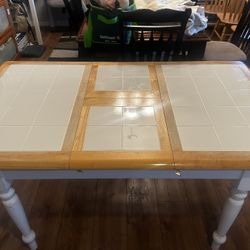 Kitchen Table - Expandable & 4 Chairs