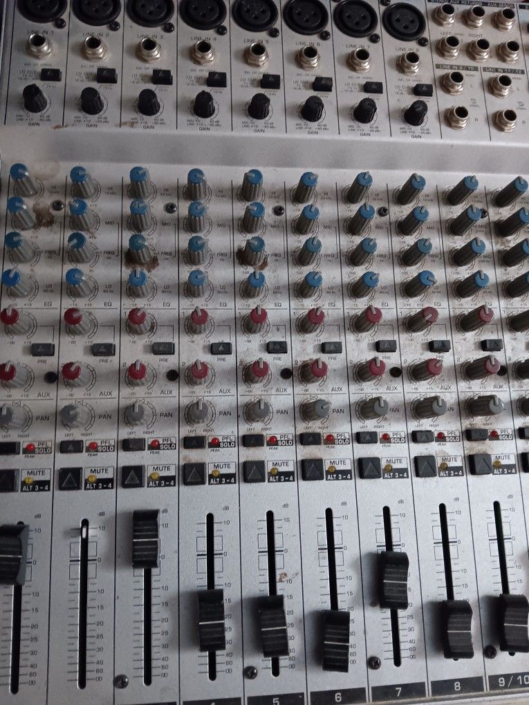 Eurorack Mixer MX2004A Berhinger