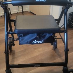 Drive Medical Walker Rollator