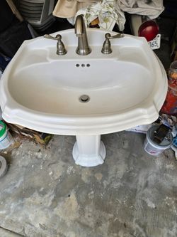 Pedistal sink