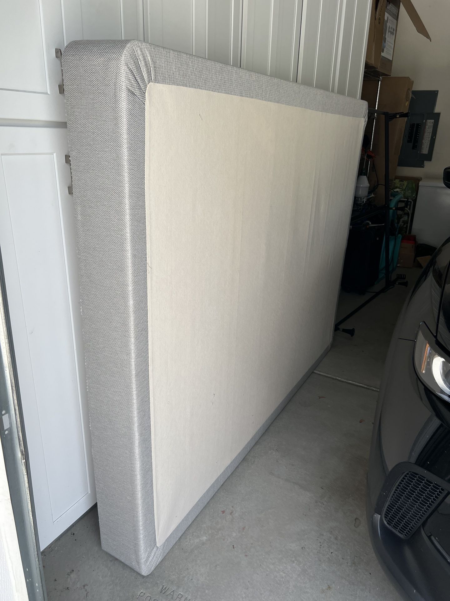 Free Queen box spring And frame