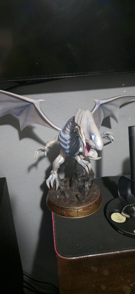 Blue Eyes White Dragon Statue